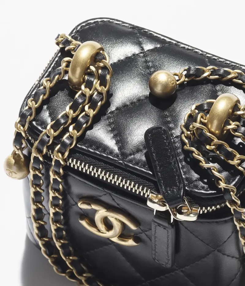 Chanel Small Vanity with Chain Shiny Calfskin & Gold-Tone Metal Black - Image 3